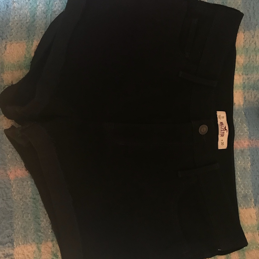 Black hollister shorts